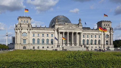 German Bundestag International Parliamentary Scholarships (IPS) 2024 for young University Graduates (700 euros per month & Fully Funded to Berlin, Germany)